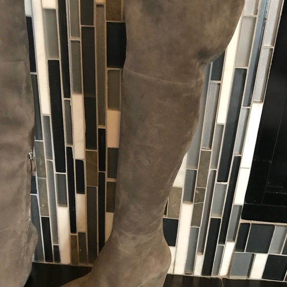 Boots - Picture 3 of 5